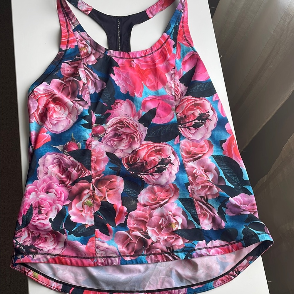 BEAUTIFUL Lululemon SECRET GARDEN Tank Top. Singlet!